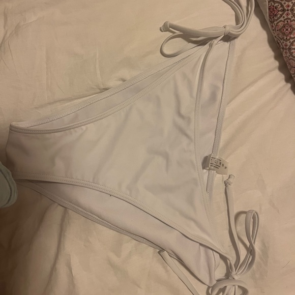 White string bikini bottoms - Picture 1 of 2